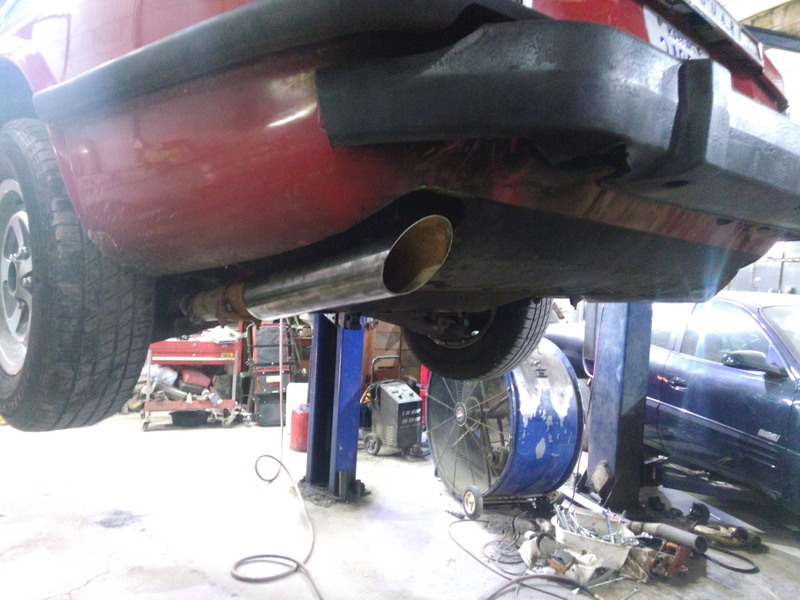Illustration for article titled Exhaust for the Jag! And a thing fixed!